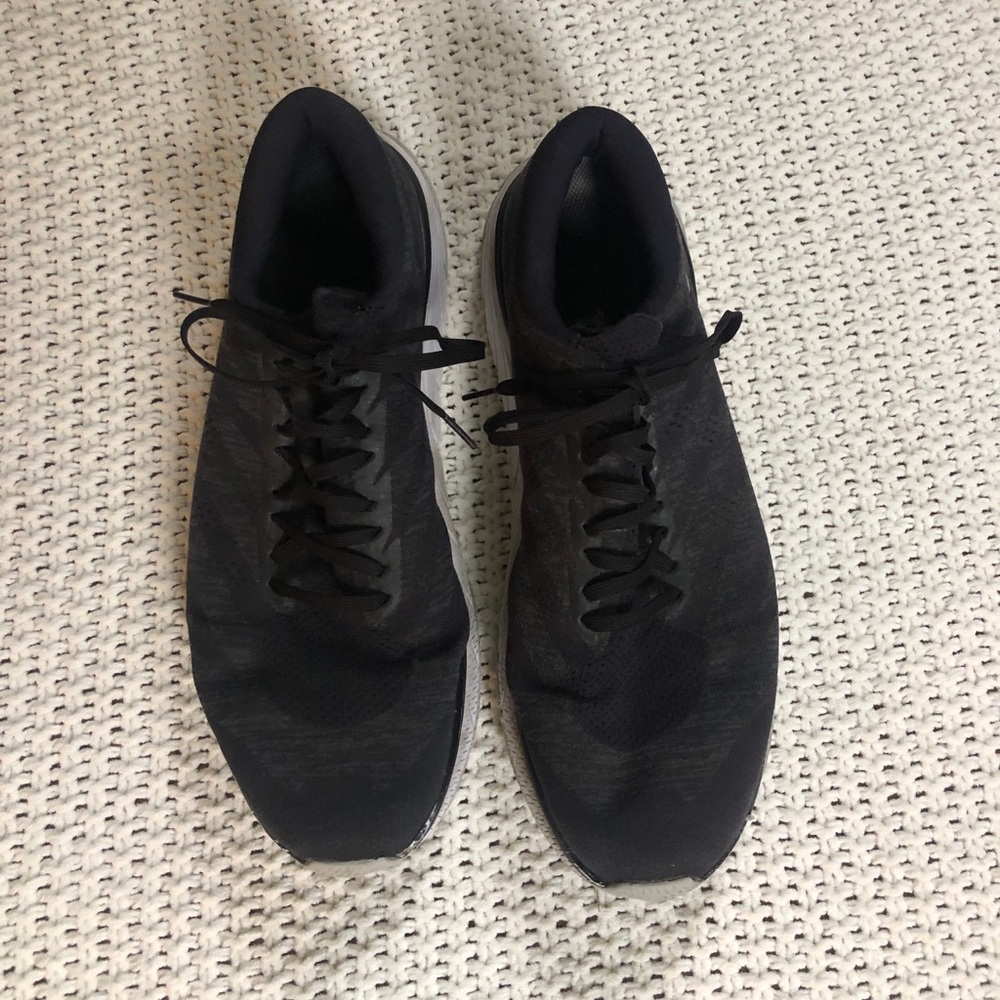 Men’s Black Hoka Cavu Running Walking shoes, sz 12.5